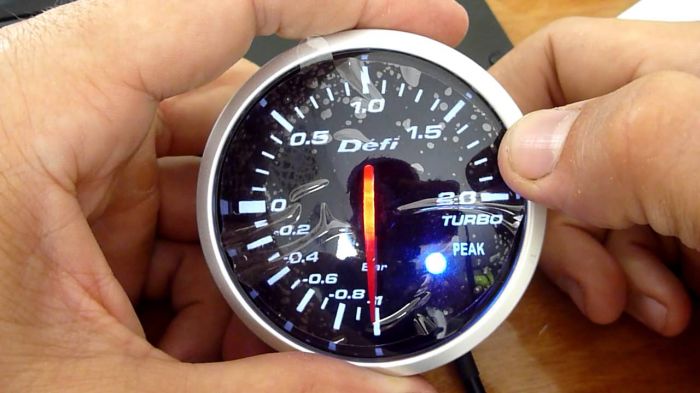 گیج بوست نمایش فشار هوای موتور و توربو ژاپنی defi boost gauge