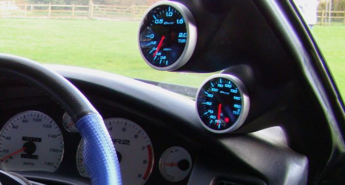 گیج بوست نمایش فشار هوای موتور و توربو ژاپنی defi boost gauge