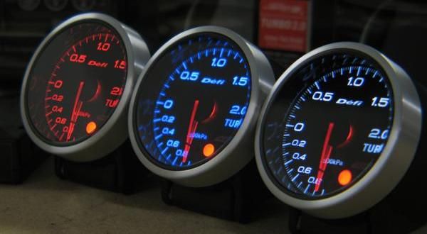 گیج بوست نمایش فشار هوای موتور و توربو ژاپنی defi boost gauge