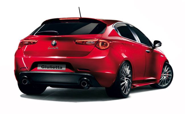 نقدو بررسی و قیمت به روز خودرو آلفارومئو جولیتا Alfa romeo giulitta