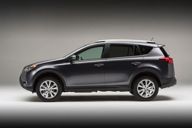 نقدو بررسی و قیمت به روز خودرو RAV4