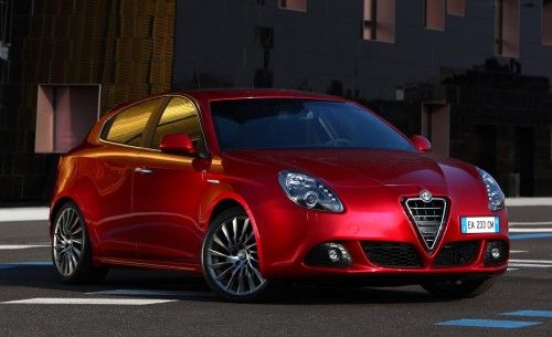 نقدو بررسی و قیمت به روز خودرو آلفارومئو جولیتا Alfa romeo giulitta